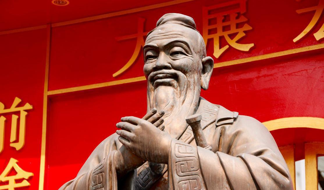 En staty av filosofen Konfucius i Kina. Foto: Pxhere