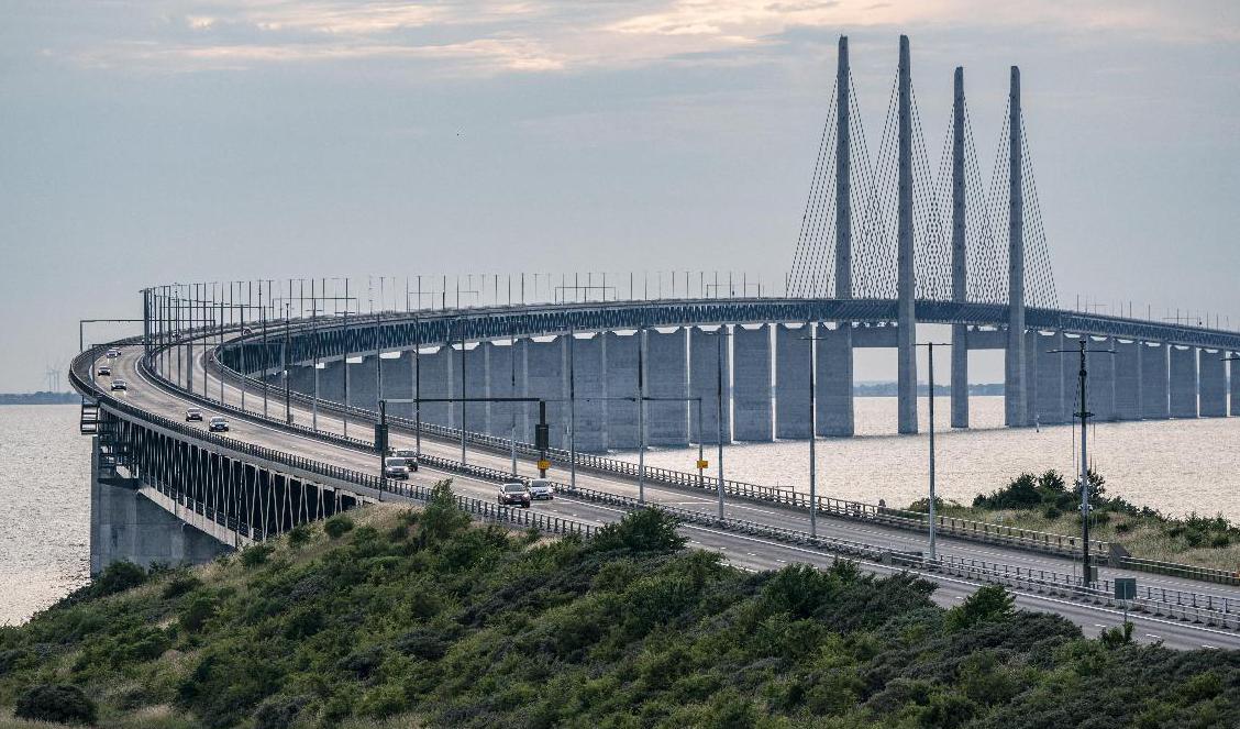 Trafiken på Öresundsbron har minskat kraftigt under vårens coronakris, då Danmark stängt gränsen. Foto: Johan Nilsson/TT-arkivbild