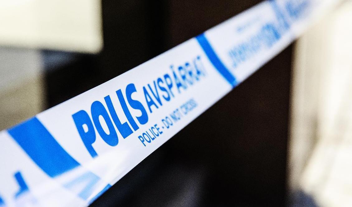 En polisinsats pågår sedan skott avlossats mot en lägenhet i Sundbyberg under natten på tisdag. Foto: Emma-Sofia Olsson/SvD/TT