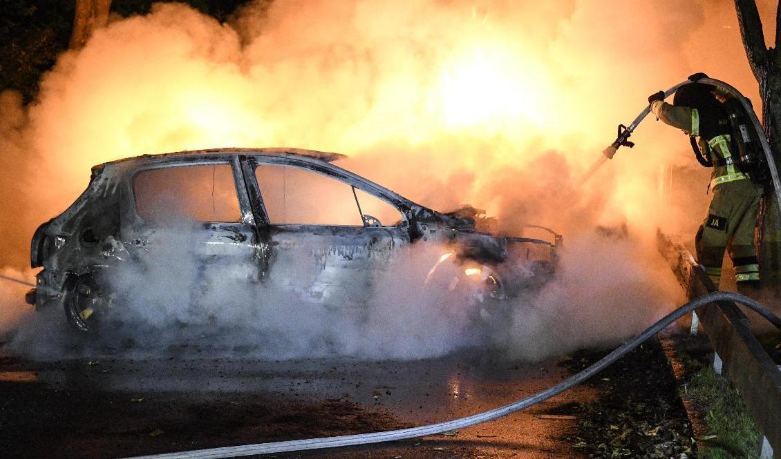 Flera bilar har brunnit på flera olika platser i västra och södra Sverige under natten. Foto: Johan Nilsson/TT-arkivbild