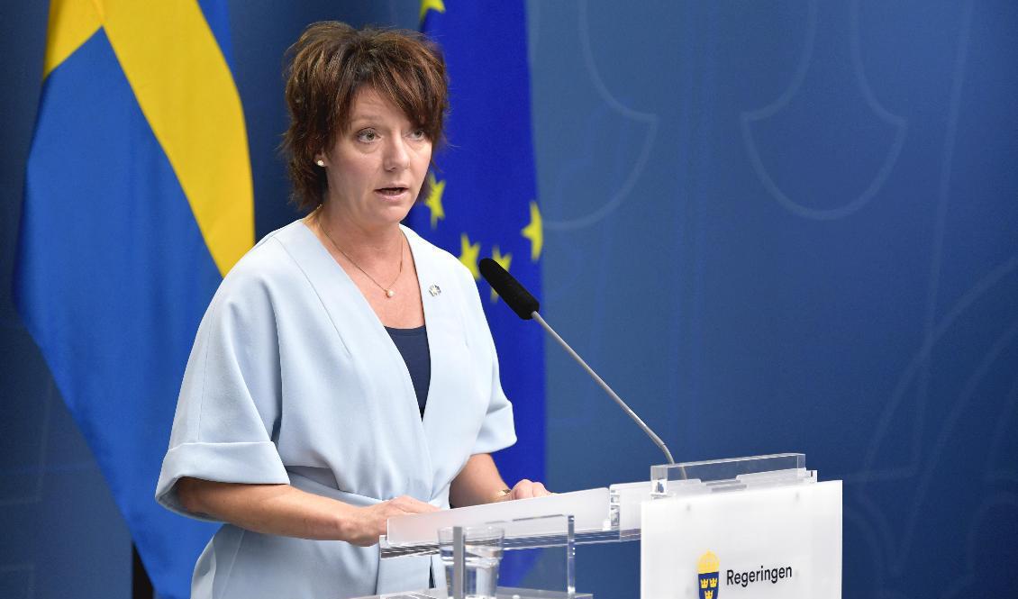 Matilda Ernkrans, minister för högre utbildning och forskning, öppnar för att ett begränsat högskoleprov i ska bli möjligt i höst. Foto: Anders Wiklund/TT