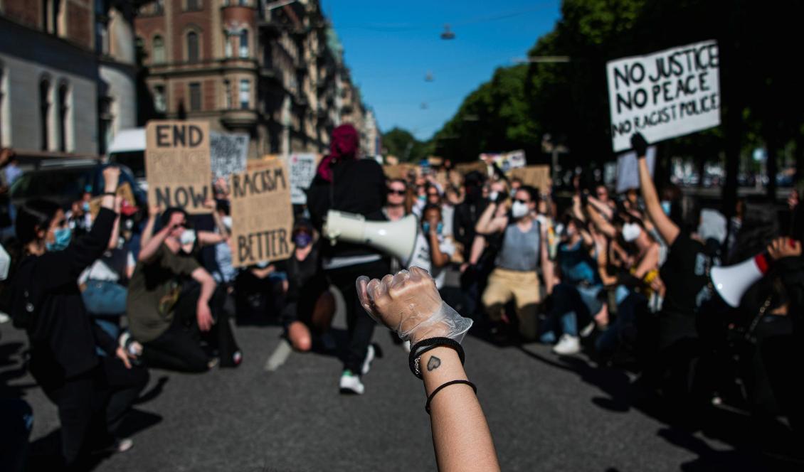 














Protest av Black Lives Matter-rörelsen i Stockholm till stöd för protester i USA, den 13 juni 2020. Foto: Jonathan Nackstrand/AFP via Getty Images                                                                                                                                                                                                                                                                                                                                                                                                                                                                                                                                                                                                                                                                                    