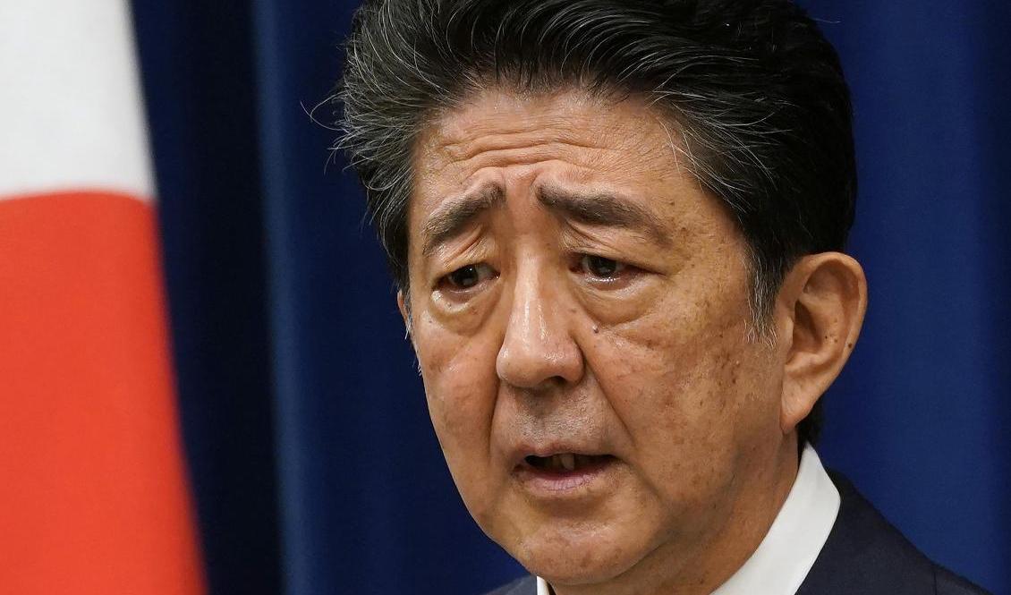 Japans avgående premiärminister Shinzo Abe under presskonferensen i Tokyo i fredags. Foto: Franck Robichon/AP/TT