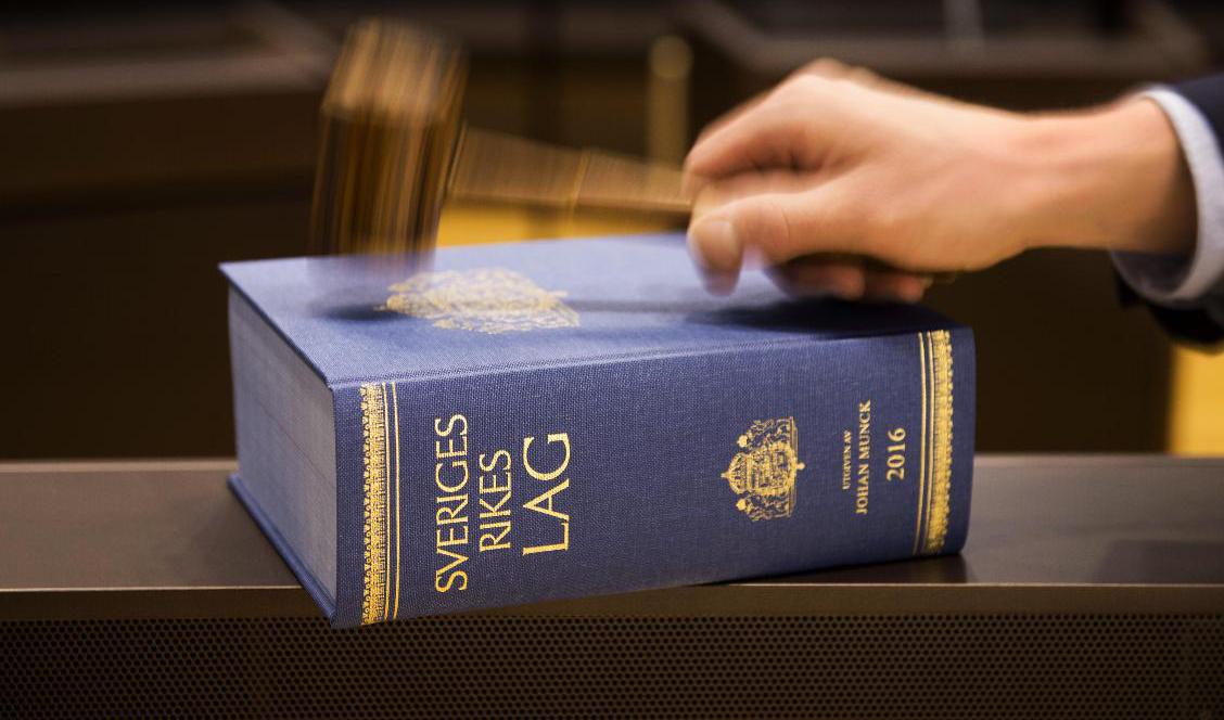 En man i 45-årsåldern har dömts till fängelse för att ha fört bort sin dotter utomlands. Arkivbild.  Foto: Henrik Montgomery/TT