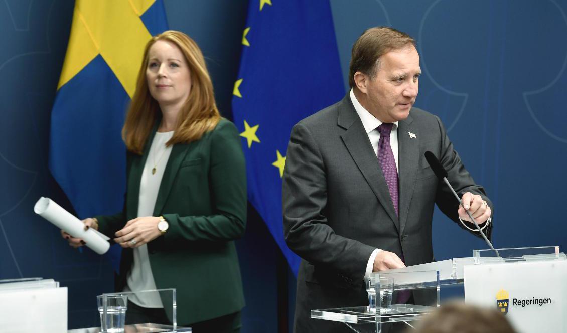 Annie Lööf, partiledare för Centerpartiet, och statsminister Stefan Löfven (S) presenterar nya satsningar på välfärden. Foto: Pontus Lundahl/TT