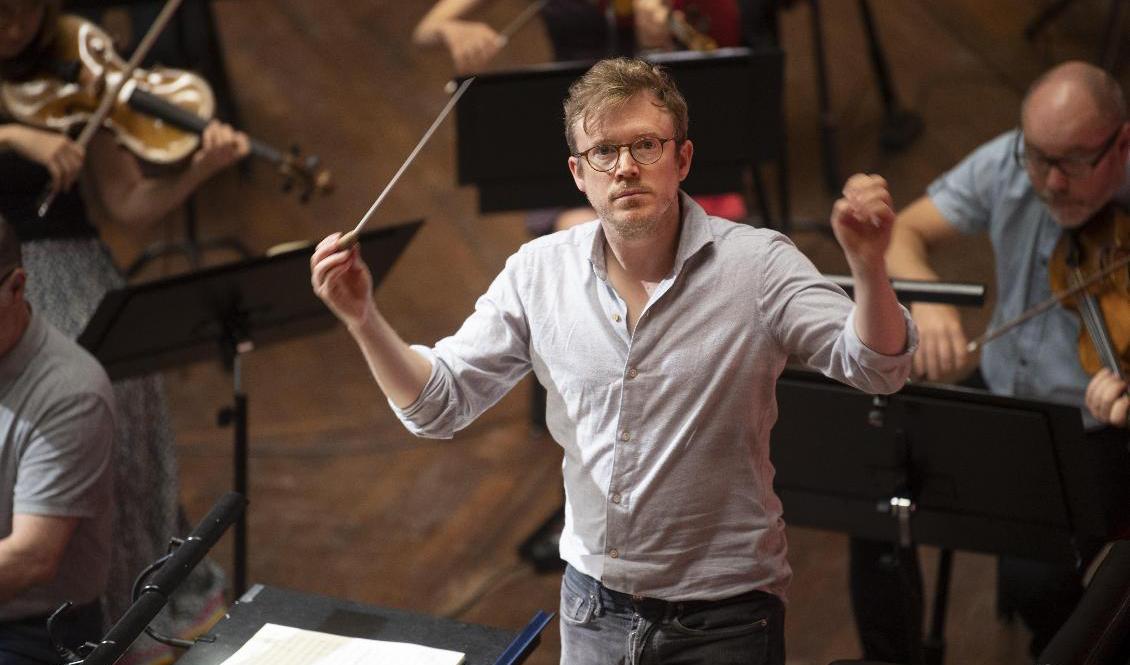 Chefsdirigent Daniel Harding och Sveriges Radios symfoniorkester möter publiken i Berwaldhallen igen i höst. Arkivbild. Foto: Fredrik Sandberg/TT