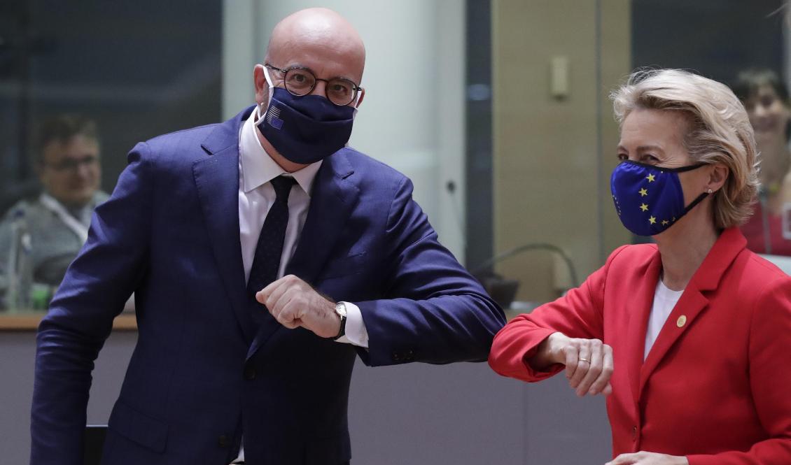 Nöjda miner hos EU:s permanente rådsordförande Charles Michel och kommissionsordförande Ursula von der Leyen sedan EU-länderna enats om sin syn på bland annat Turkiet och Belarus. Foto: Olivier Hoslet/AP/TT