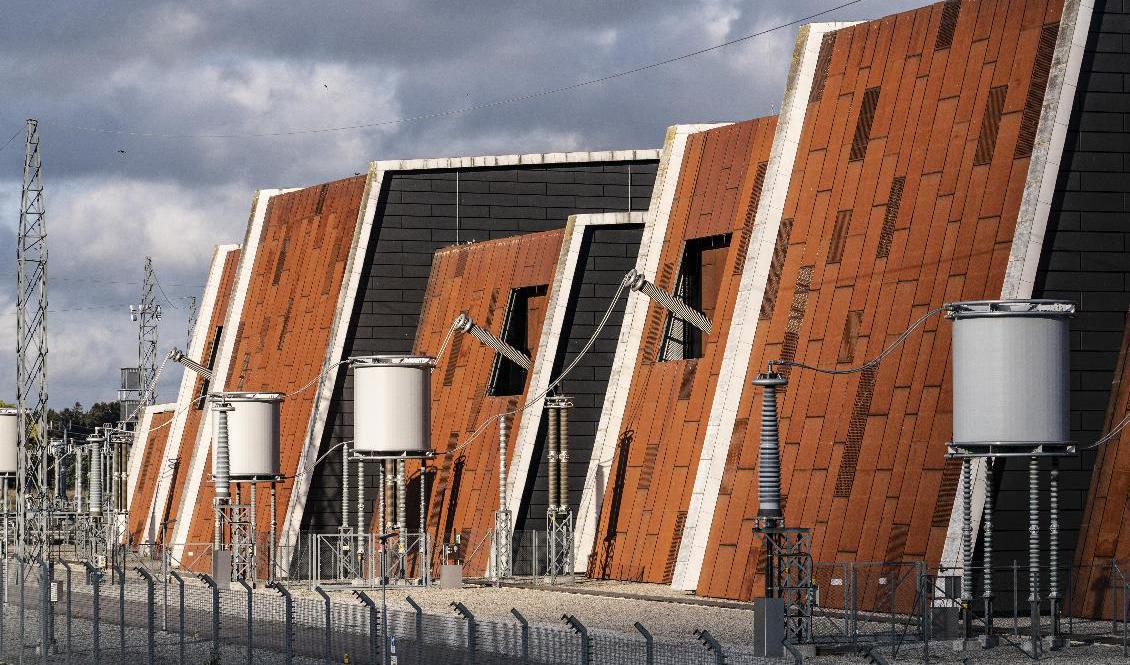 I Lyby utanför Hörby finns två av de omriktarstationer som ännu inte tagits i bruk – arbetet skulle ha varit klart 2015. Foto: Johan Nilsson/TT
