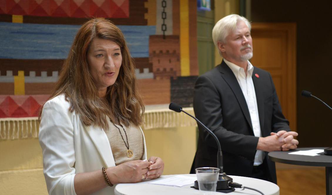 LO:s ordförande Susanna Gideonsson och avtalssekreterare Torbjörn Johansson. Arkivbild. Foto: Anders Wiklund/TT