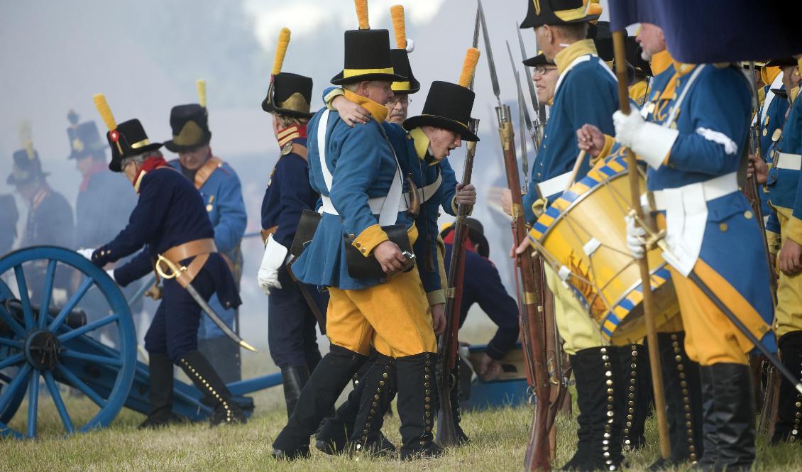 Ett skådespel 2009 i Sävar utanför Umeå på 200-årsdagen av slaget vid platsen. Arkivbild. Foto: Fredrik Sandberg/TT