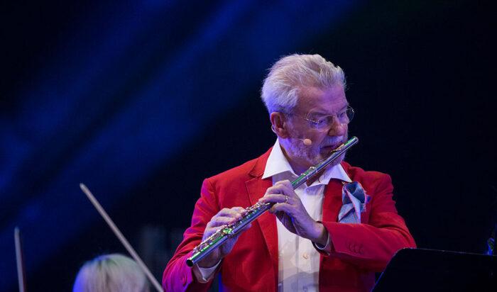 James Galway framträder under BBC Proms i Hyde Park den 10 september 2016 i London. Foto: John Phillips / Getty Images