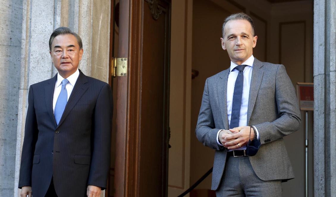 Tysklands utrikesminister Heiko Maas (hö) och Kinas utrikesminister Wang Yi (vä) träffas för ett möte den 1 september 2020 i Berlin, Tyskland. Foto: Michael Soh - pool/Getty Images