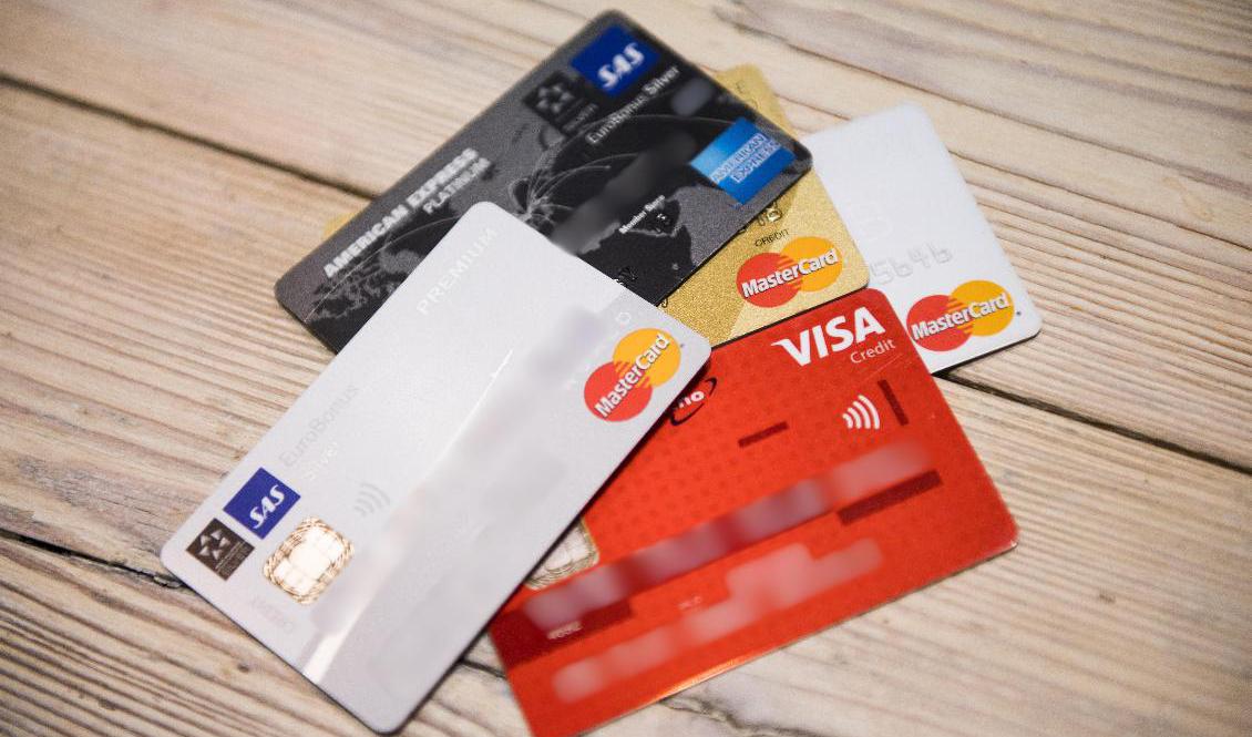 Det har varit svårt att betala med kort under söndagseftermiddagen. Arkivbild. Foto: Jon Olav Nesvold/NTB/TT