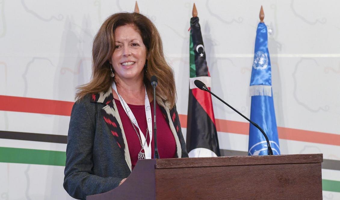 FN-sändebudet Stephanie Williams i samband med samtalen i Tunisien. Foto: Slim Abid/Hassene Dridi/AP/TT