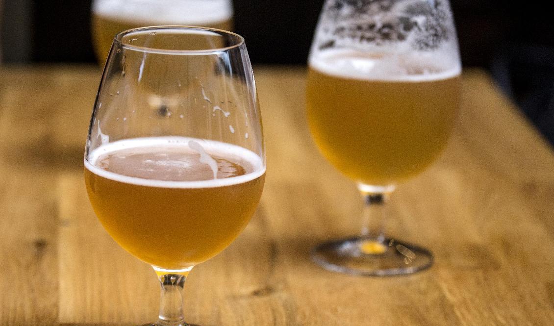 Trots invändningar har regeringen nu beslutat om att införa alkoholstopp efter klockan 22. Arkivbild. Foto: Christine Olsson/TT