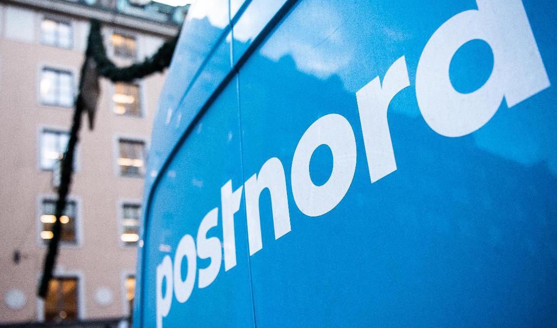 Den 1 januari 2021 höjs portot från elva till tolv kronor för brev upp till 50 gram. Foto: Amir Nabizadeh/TT