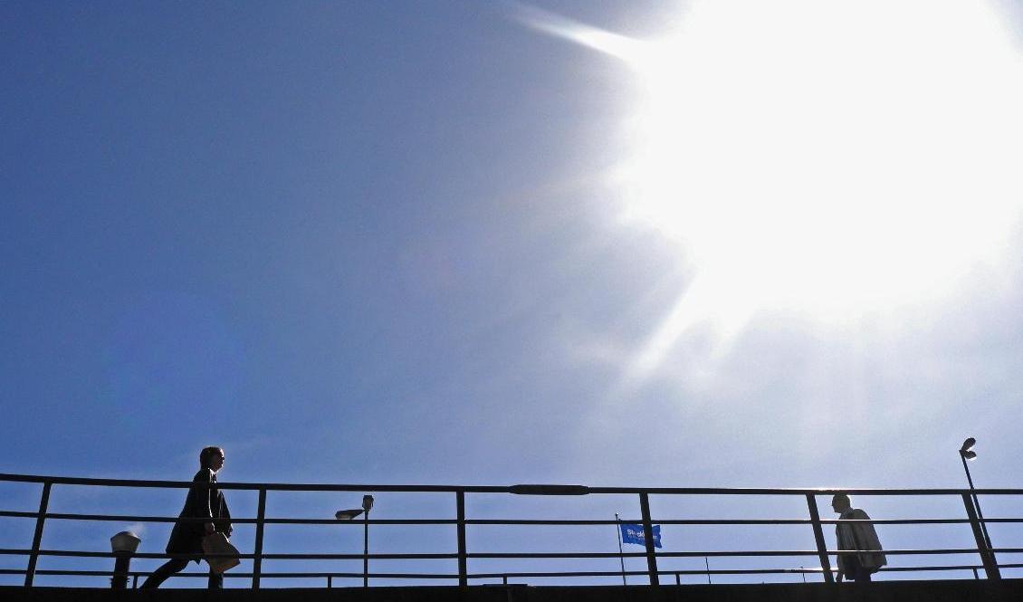 Solen är på väg att göra entré i stora delar av landet. Arkivbild. Foto: Hasse Holmberg/TT