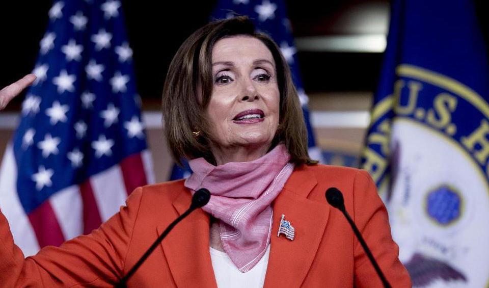 Kampen om Vita huset är inte över än och kan komma att avgöras på ett minst sagt oväntat sätt, varnar Nancy Pelosi sina kollegor för. Foto: Andrew Harnik/AP/TT-arkivbild