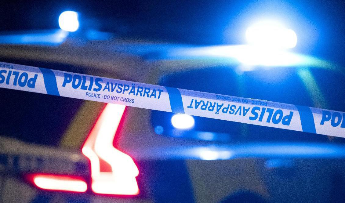 Polisens bombgrupp undersöker ett misstänkt föremål i Hässelby. Arkivbild. Foto: Johan Nilsson/TT