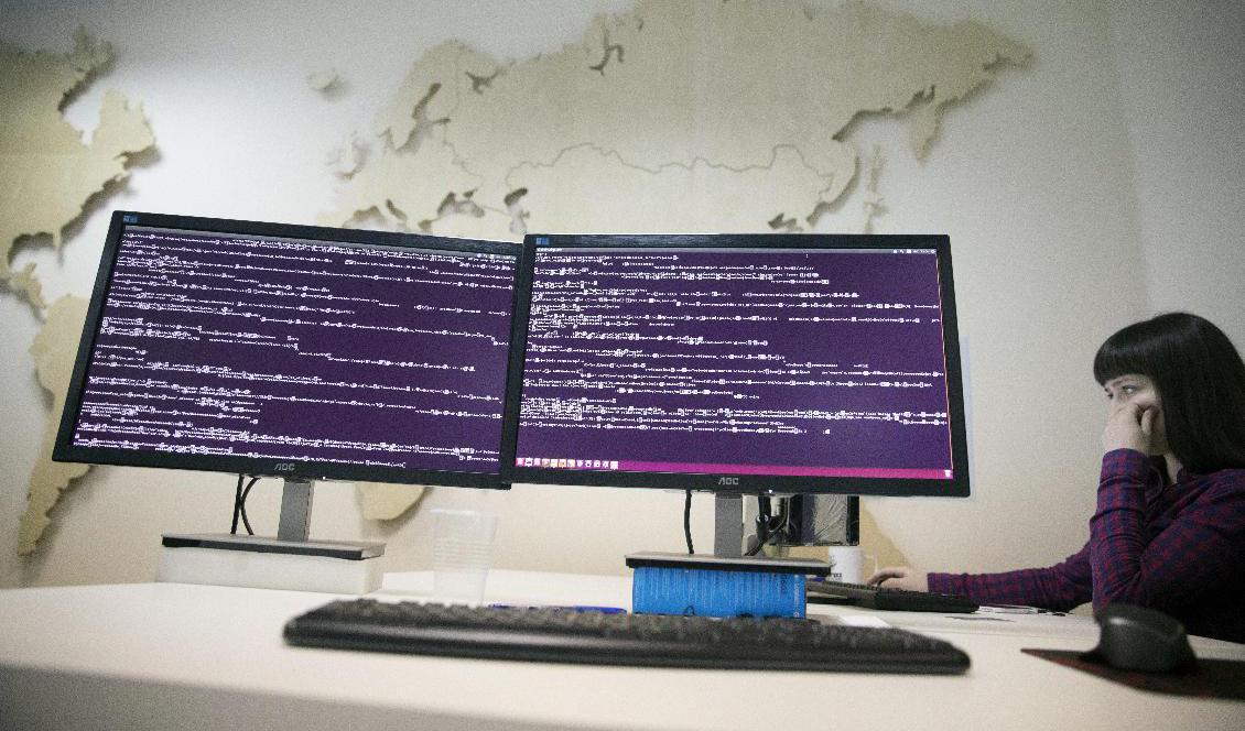 Arkivbild från en cyberattack i Ukraina 2017. Foto: Pavel Golovkin/AP/TT