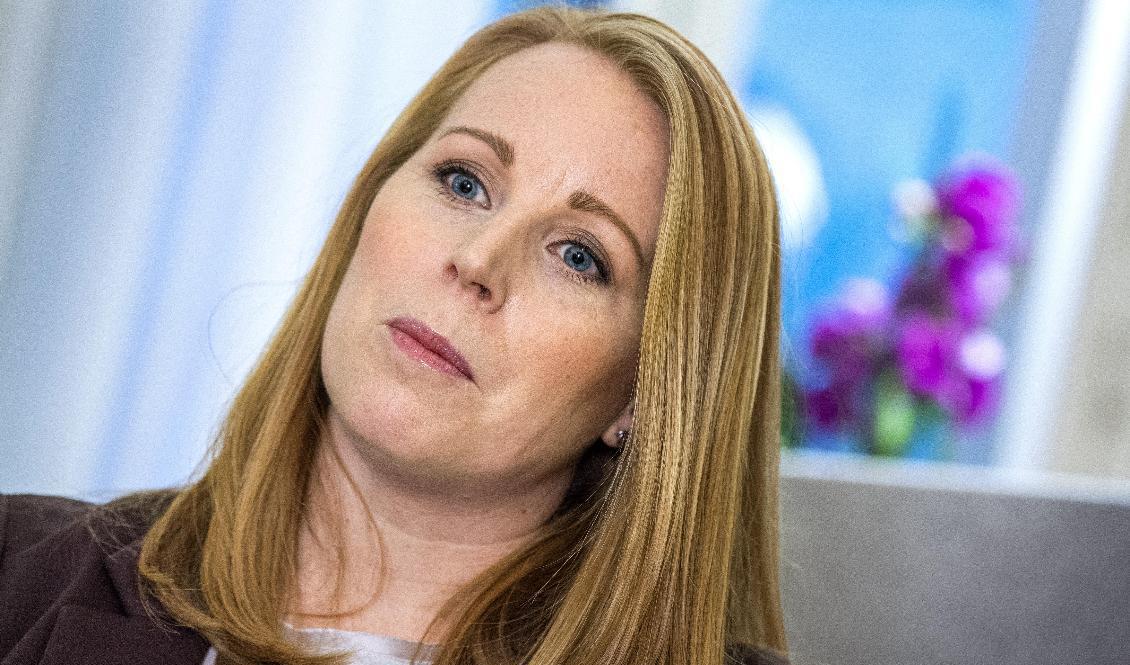 Centerledaren Annie Lööf uppger att ett besked om framtiden för Fredrick Federley, EU-parlamentariker och andre vice ordförande i partiet, dröjer. Foto: Claudio Bresciani/TT