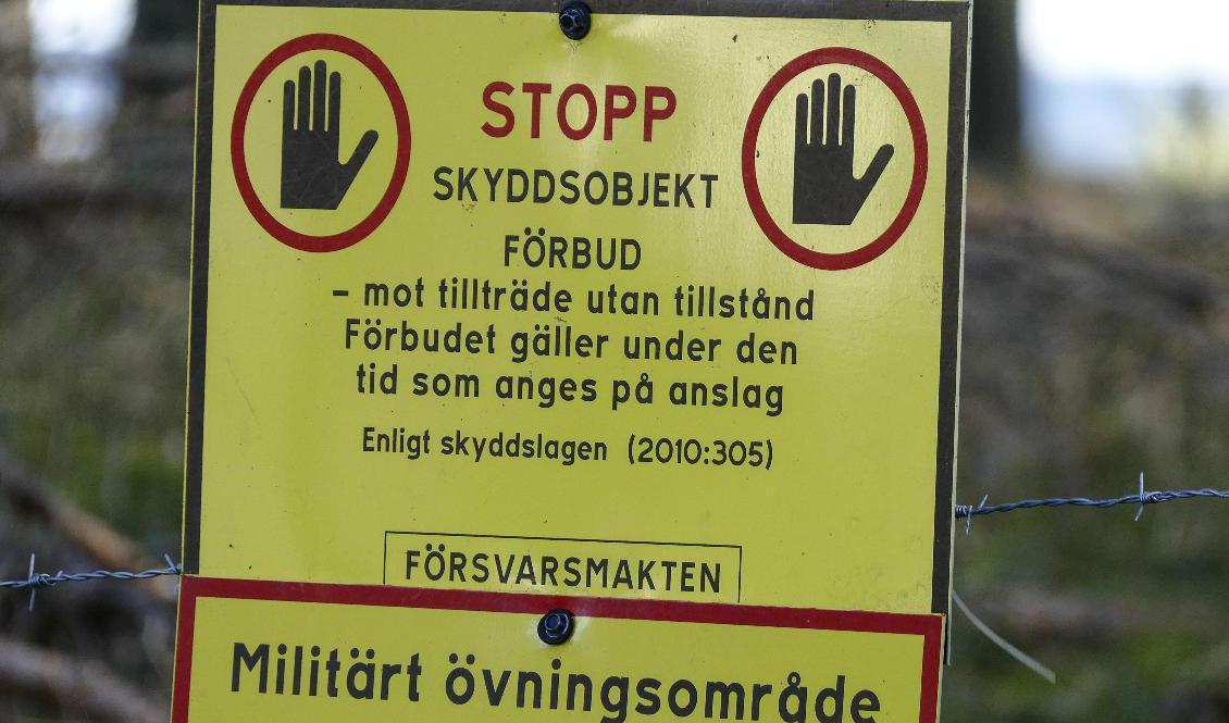 Stora mängder information om svenska militära anläggningar har delats på hemliga chattforum på nätet. Två män utreds nu av Säpo. Arkivbild. Foto: Johan Nilsson/TT