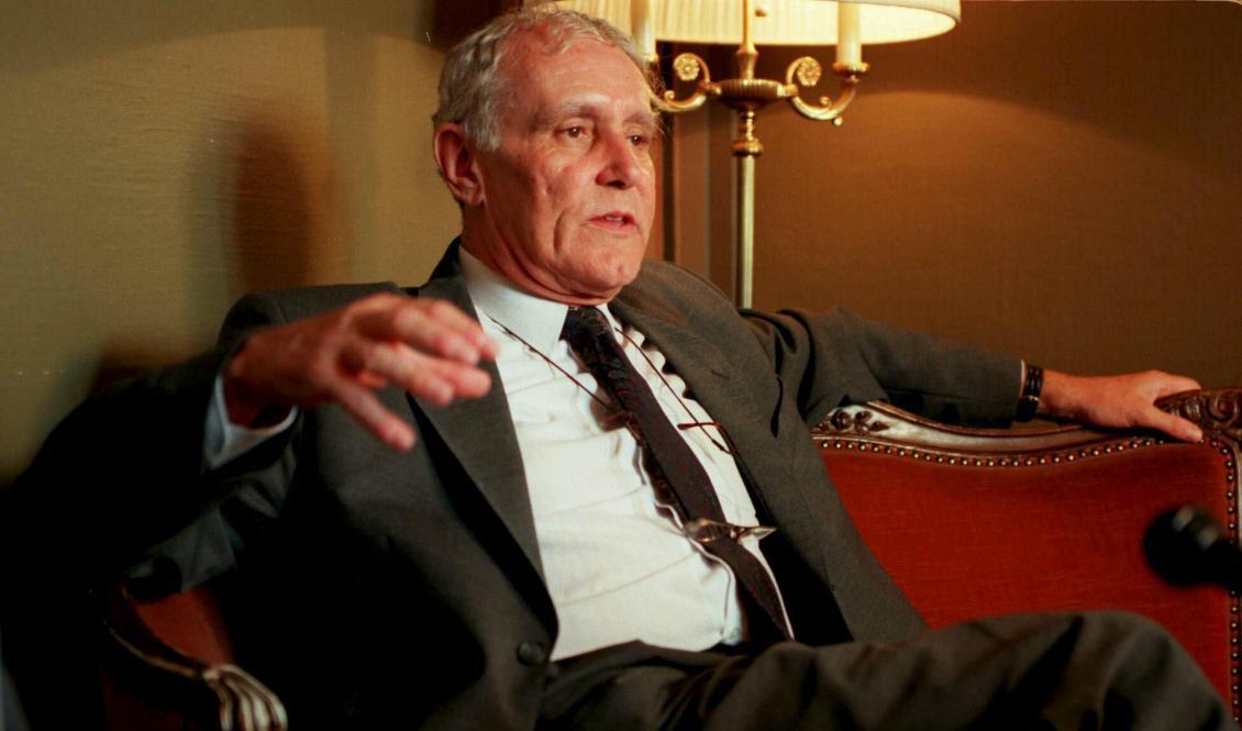 Flavio Cotti som Schweiz utrikesminister 1996. Arkivbild. Foto: Pawel Flato/TT