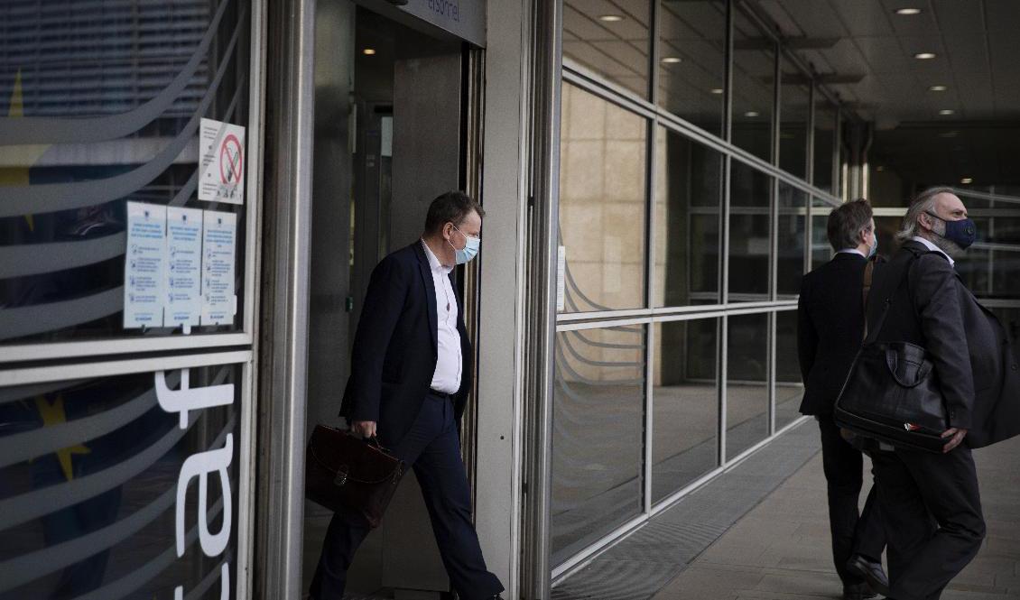 Den brittiske chefsförhandlaren David Frost lämnar mötet med sin europeiske motpart Michel Barnier på söndagen. Foto: Virginia Mayo/AP/TT