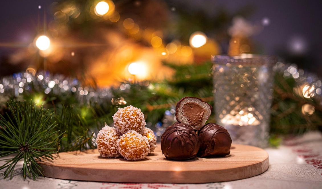 Saffransbollar och mozartkulor med extra mycket nötter och mandlar. Foto: Sofia Drevemo/Epoch Times