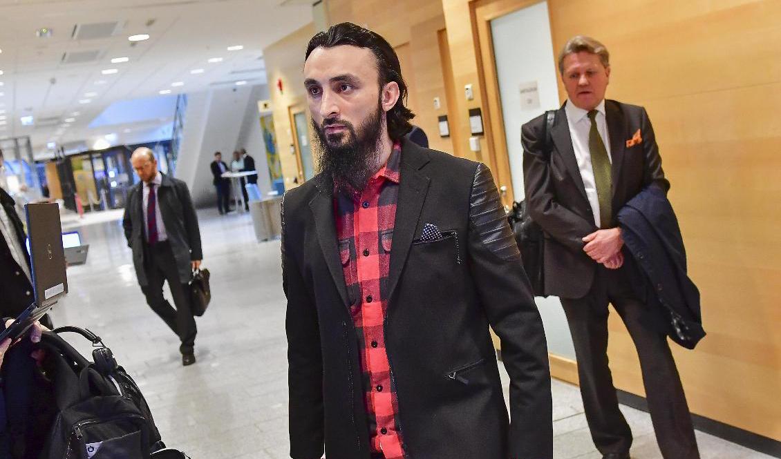 Den tjetjenske regimkritikern Tumso Abdurachmanov under förhandlingen i Attunda tingsrätt. Arkivbild. Foto: Jonas Ekströmer/TT