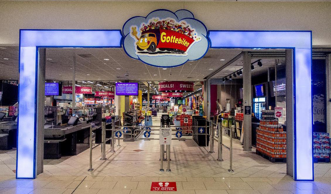 Ett öde Nordby shoppingcenter utanför Strömstad som i normala tider skulle vara fyllt av shoppingsugna norrmän. Men med covid och stängda gränser uteblir handeln. Foto: Adam Ihse/TT