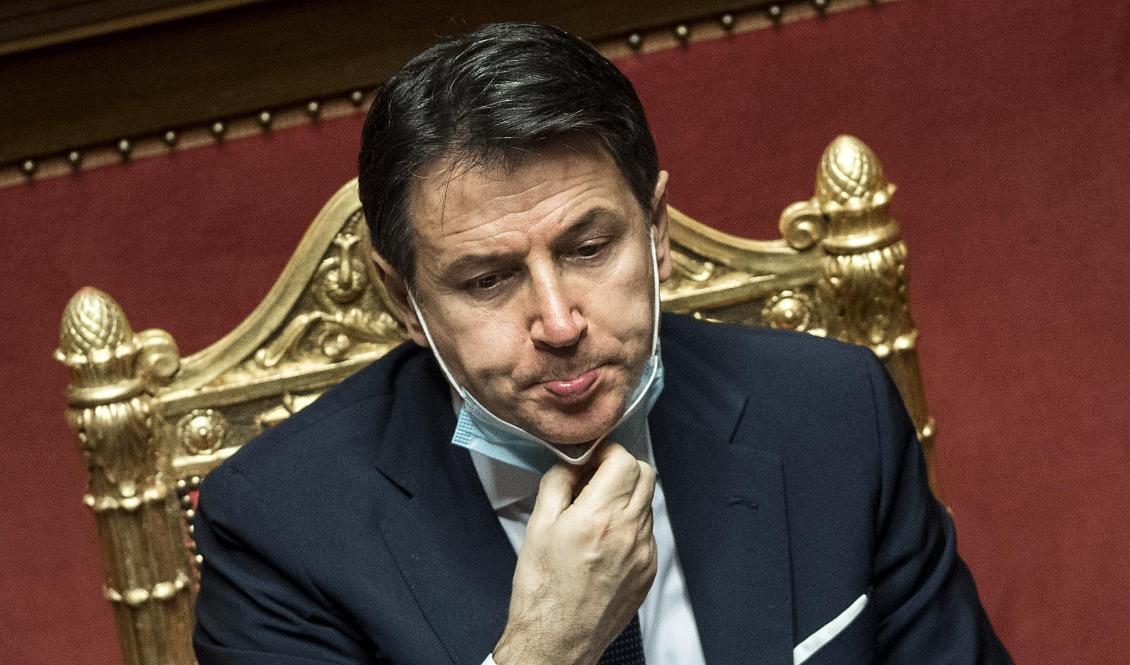 Premiärminister Giuseppe Conte i den italienska senaten. Foto: Roberto Monaldo/Lapresse via AP/TT