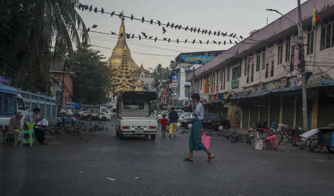 En gata i centrala Rangoon på tisdagsmorgonen. Foto: Thein Zaw/AP/TT