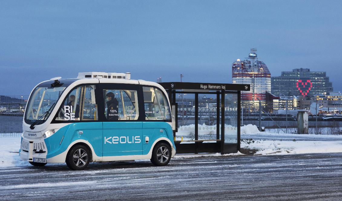 De självkörande bussarna på nya linje 56 är avgiftsfria att åka med. Foto: Carina Gran