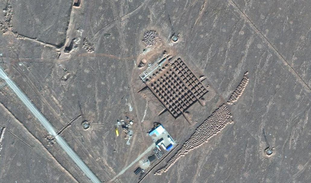 Ett satellitfoto visar en iransk kärnenergianläggning nordöst om staden Qom. Foto: Maxar Technologies via AP