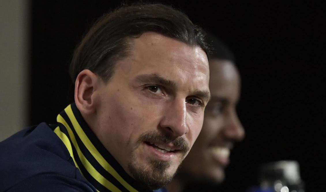 Zlatan Ibrahimovic, här i samband med landslagssamlingen i mars, är i blåsväder sedan han varit på en restaurang trots coronastängning i Milano. Foto: Janerik Henriksson /TT