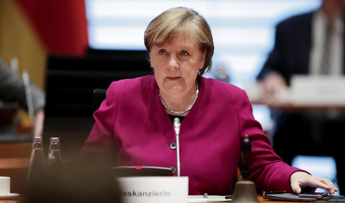 Tysklands förbundskansler Angela Merkel vid ett regeringssammanträde i slutet av mars. Arkivbild. Foto: Hannibal Hanschke/AP/TT