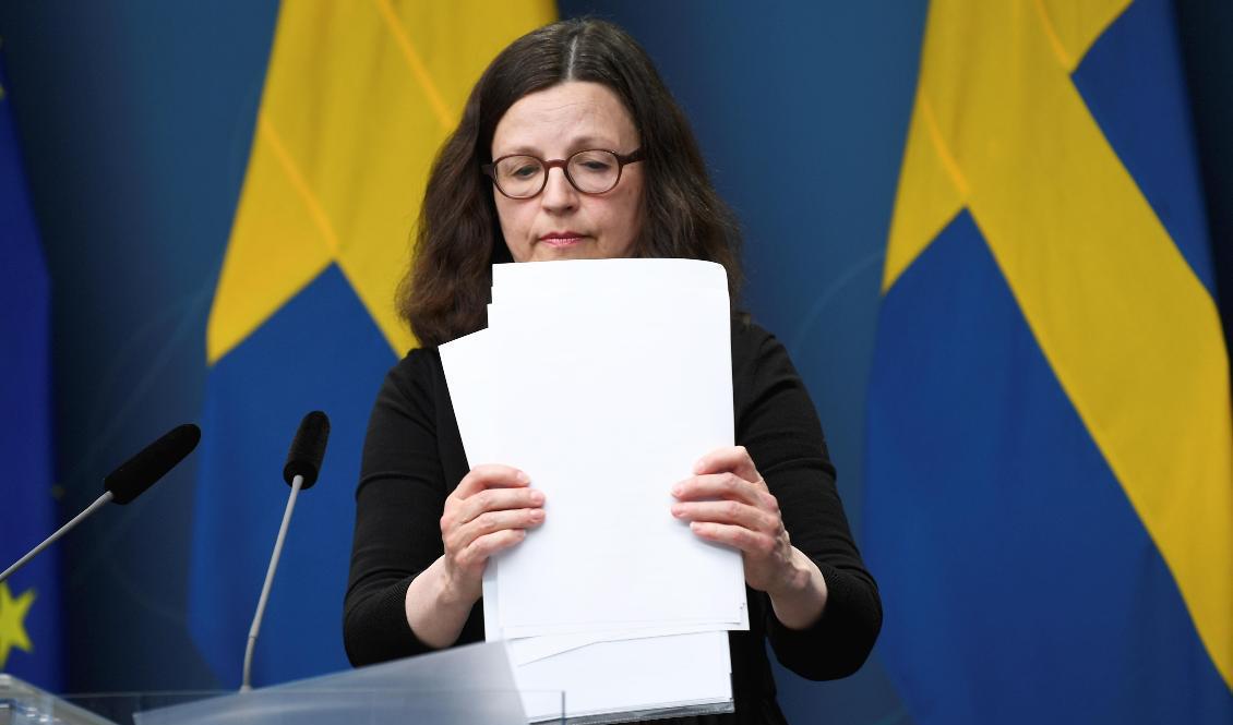 Utbildningsminister Anna Ekström (S) kunde i torsdags inte svara på när hon tog del av promemoriorna. Foto: Fredrik Sandberg/TT