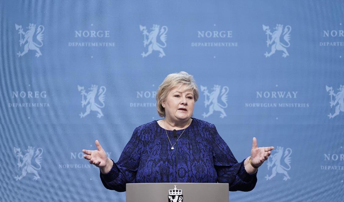 Norges statsminister Erna Solberg berättar om hur framtiden ser ut i Norge. Foto: Stian Lysberg Solum/NTB/TT