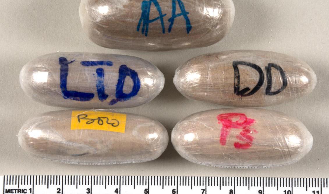 I dag kom en ny dom i en stor narkotikahärva som har kopplingar till bland annat Nederländerna. Ett nätverk tros ligga bakom stora mängder av insmugglat kokain och heroin och Tullverket har gjort en rad beslag av narkotika som varit paketerad i olika former av kapslar. Foto: Tullverket