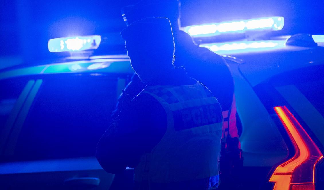 Minst ett 40-tal personer bråkade i Göteborgsstadsdelen Hjällbo under kvällen. Arkivbild. Foto: Johan Nilsson/TT