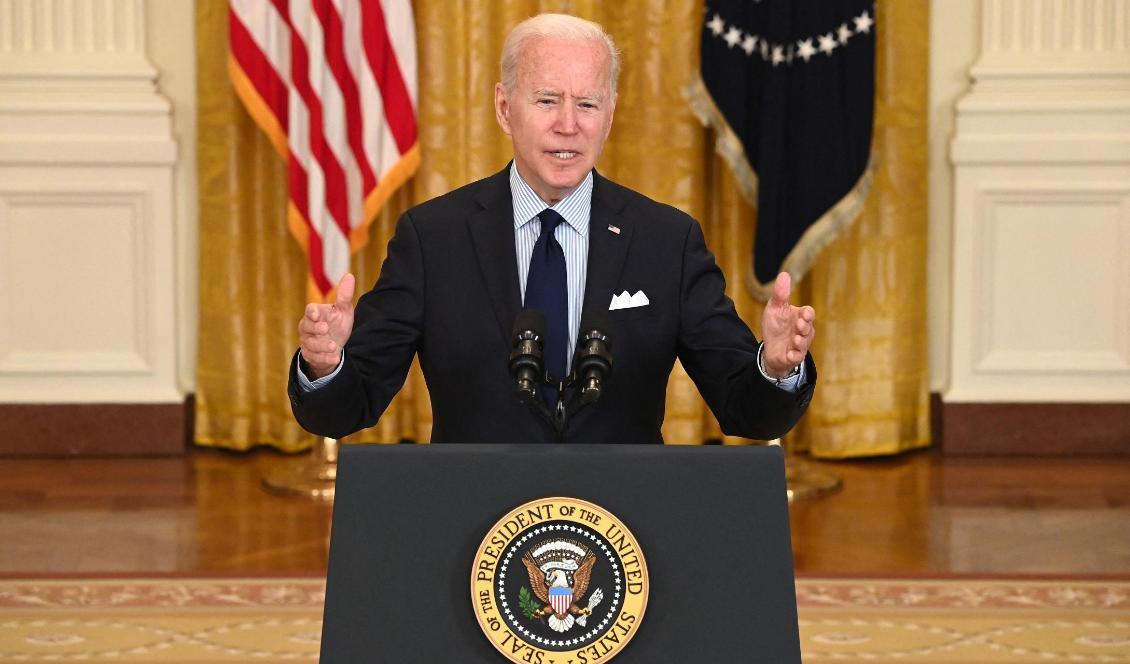 President Joe Biden talar om april månads jobbsiffror i Vita huset den 7 maj. Arbetslösheten ökade något i april och antalet nya jobb störtdök. Foto: Saul Loeb/AFP via Getty Images