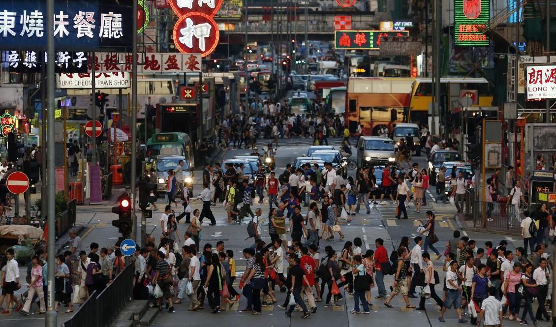 Filmer som kan utgöra en risk för den nationella säkerheten ska nu granskas i Hongkong. Arkivbild. Foto: Kin Cheung/AP/TT