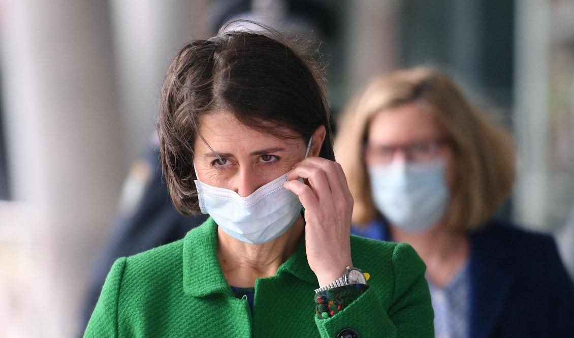 Delstaten New South Wales premiärminister Gladys Berejiklian under en presskonferens om smittan i Sydney på torsdagen. Foto: Dean Lewins/AP/TT