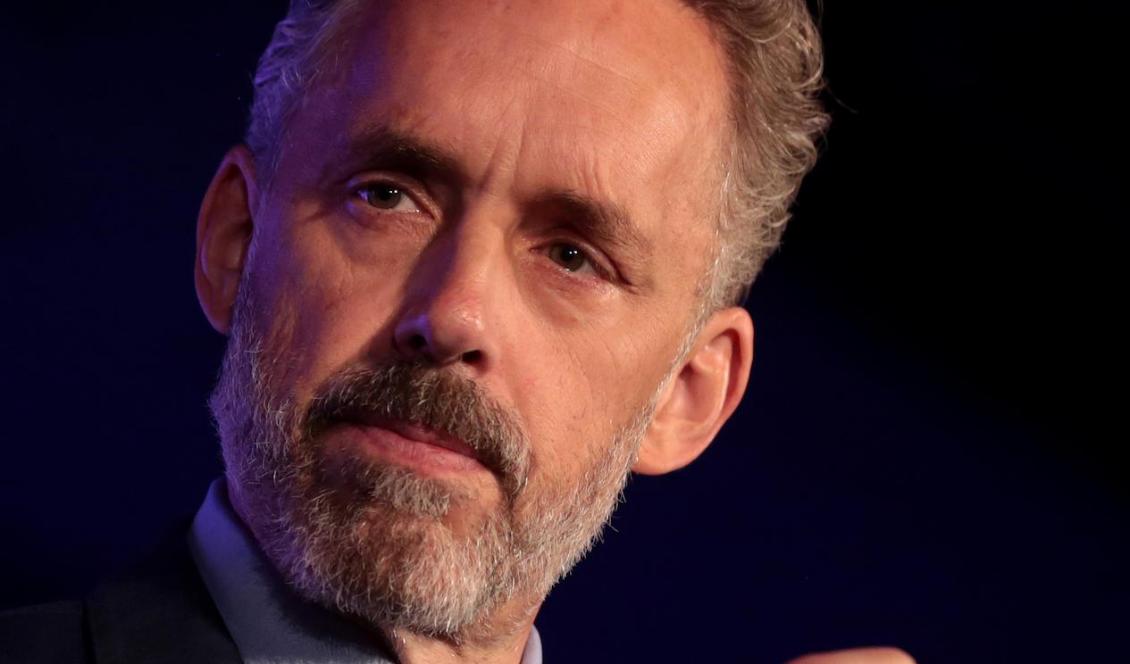 Jordan Peterson är i Sverige mest känd för sin bok 12 livsregler men har även skrivit en rad essäer och producerat poddar om såväl psykologi som religion. Foto: Gage Skidmore
