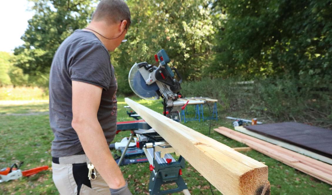 Pandemin har fört med sig en längtan efter ett fritidshus och många bygger också själva. Under 2020 slogs rekord i antalet bygglov för fritidshus. Foto: Försäkringsbolaget If.