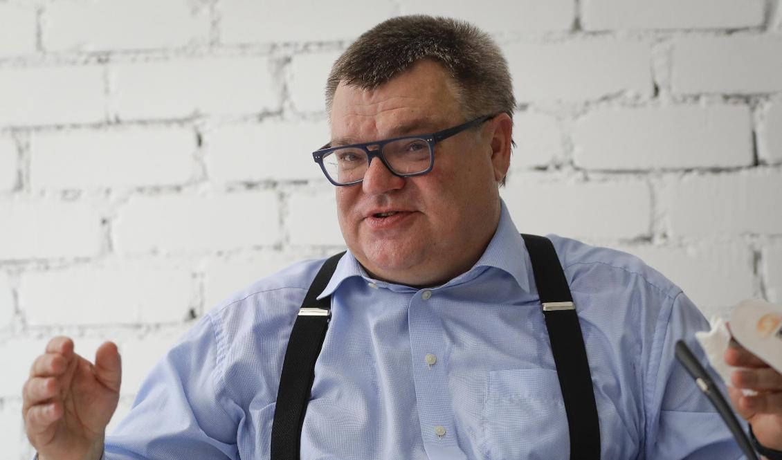 Viktor Babaryko fängslades efter att ha utmanat den auktoritäre presidenten Aleksandr Lukasjenko i valet i Belarus fjol. Foto: Sergei Grits/AP/TT