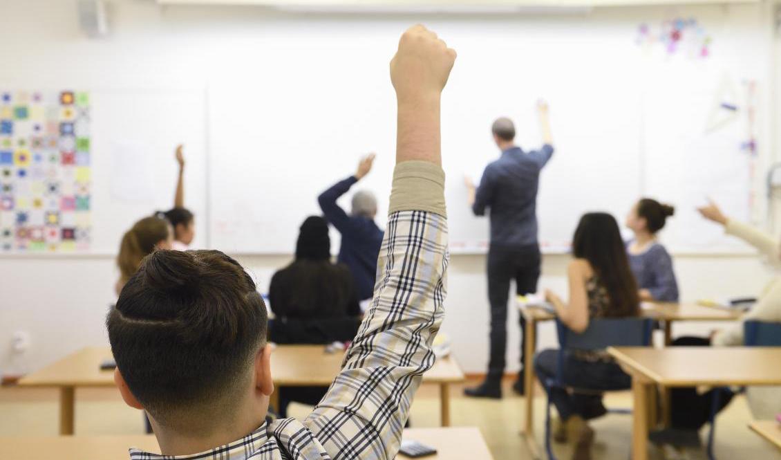 Lärare och elevassistenter är de yrkesgrupper som tillsammans med administratörer löper störst risk att bli uppsagda i välfärdssektorn, enligt Omställningsfonden. Arkivbild. Foto: Henrik Montgomery/TT