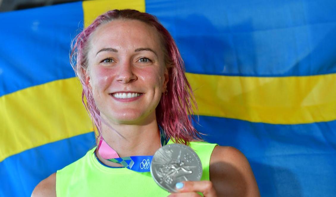 Sarah Sjöström med sitt OS-silver på 50 meter fritt. Foto: Jonas Ekströmer/TT