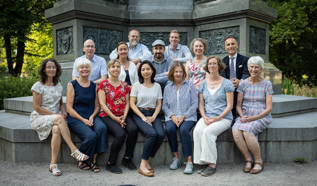 Delar av den svenska redaktionen på den internationella nyhetstidningen Epoch Times. Nu lanseras även pappersutgåvan som distribueras till prenumeranter en gång i veckan. Foto: Sofia Drevemo
